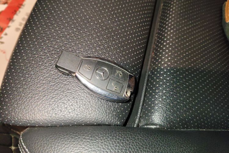 奔驰GLC 2019款 GLC 260 L 4MATIC 动感型中控内饰7001