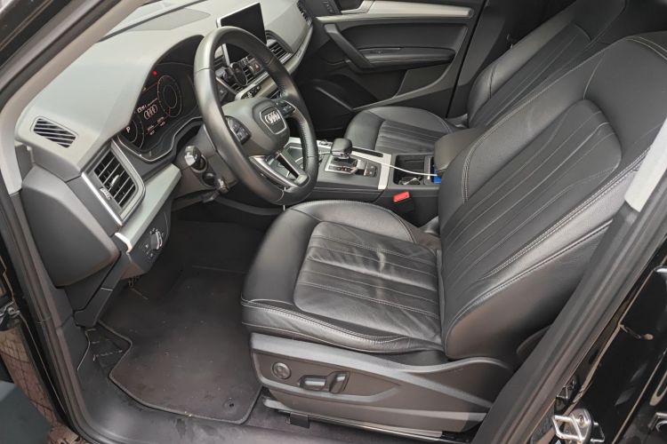 奥迪Q5L 2020款 改款 40 TFSI 荣享时尚型中控内饰19