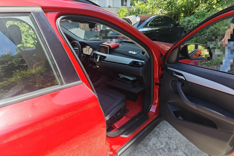 宝马X1 2019款 sDrive18Li 时尚型局部细节9005