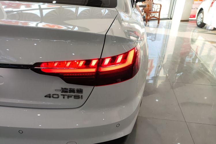 奥迪A4L 2024款 40 TFSI 豪华动感型车身外观9