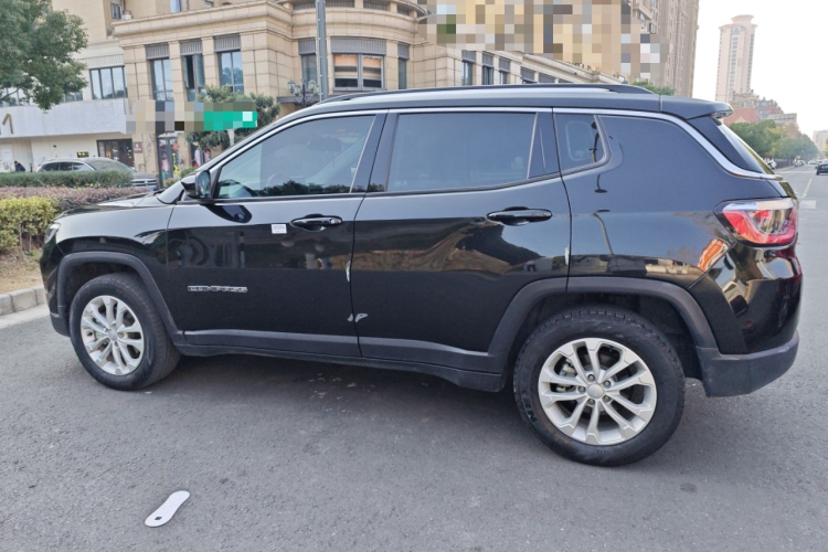 Jeep 指南者 2021款 220T 自动精英版车身外观6003