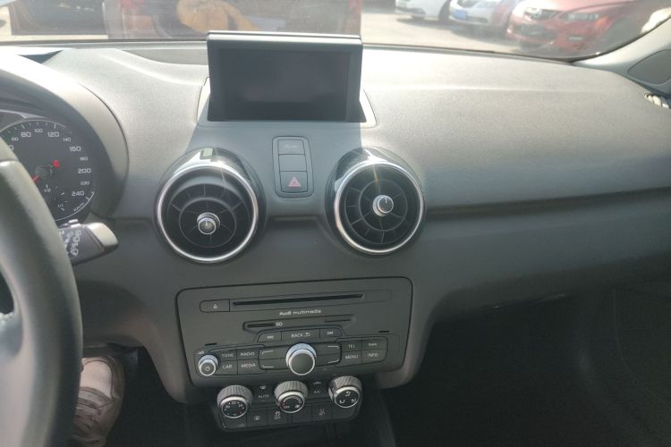 奥迪A1 2014款 30 TFSI Sportback舒适型局部细节16