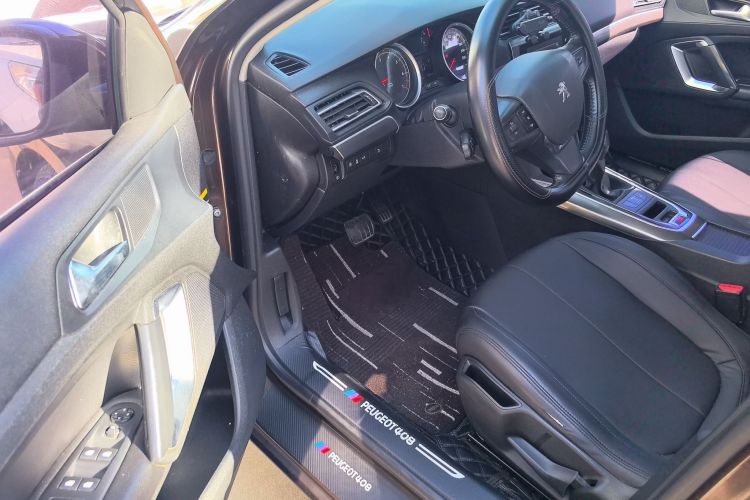 标致408 2016款 1.6T 自动豪华版中控内饰20