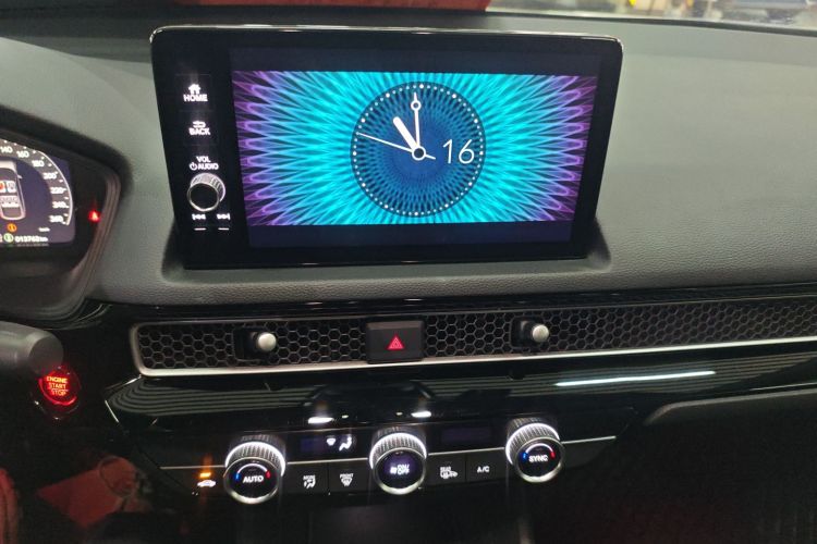 本田 思域 2023款 HATCHBACK 240TURBO CVT极锐版局部细节16