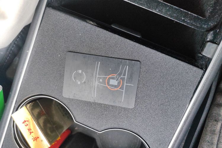 特斯拉 Model 3 2020款 标准续航后驱升级版中控内饰11