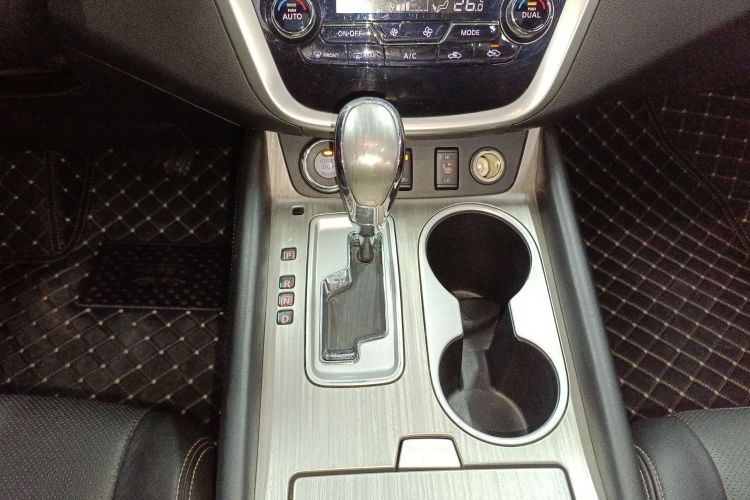 日产 楼兰 2017款 2.5L XL 两驱智尚版中控内饰18