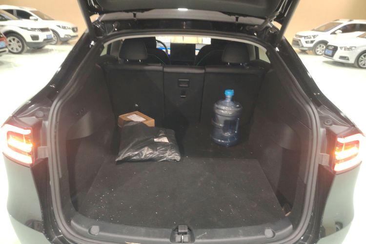 特斯拉 Model Y 2022款 后轮驱动版机舱底盘23