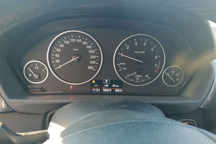 宝马3系GT 2014款 320i 领先型中控内饰14