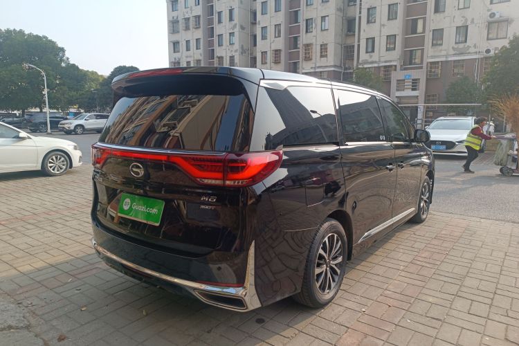 广汽传祺 传祺M8 2021款 领秀系列 390T 尊享版车身外观7