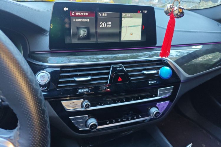 宝马5系 2018款 525Li M运动套装中控内饰16