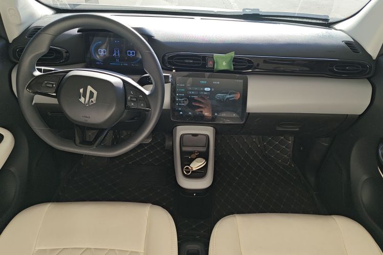 零跑汽车 零跑T03 2023款 310轻享版中控内饰7002