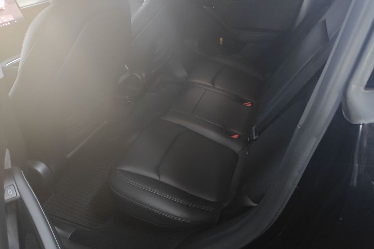 特斯拉 Model Y 2022款 改款 后轮驱动版中控内饰7004