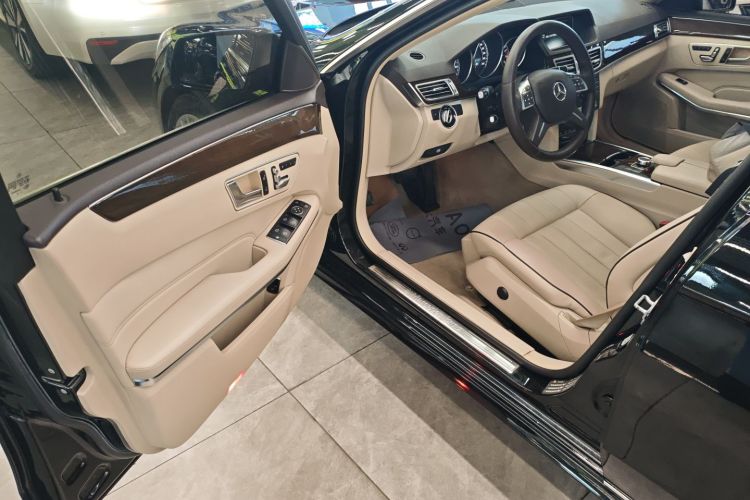 奔驰E级 2015款 改款 E 200 L中控内饰20