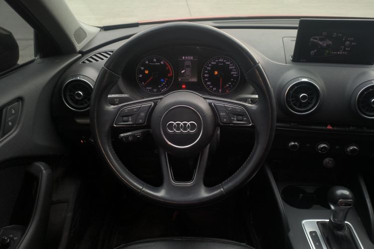 奥迪A3 2018款 30周年年型 Sportback 35 TFSI 进取型局部细节13