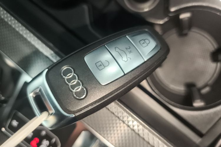 奥迪A6L 2020款 40 TFSI 豪华动感型中控内饰11