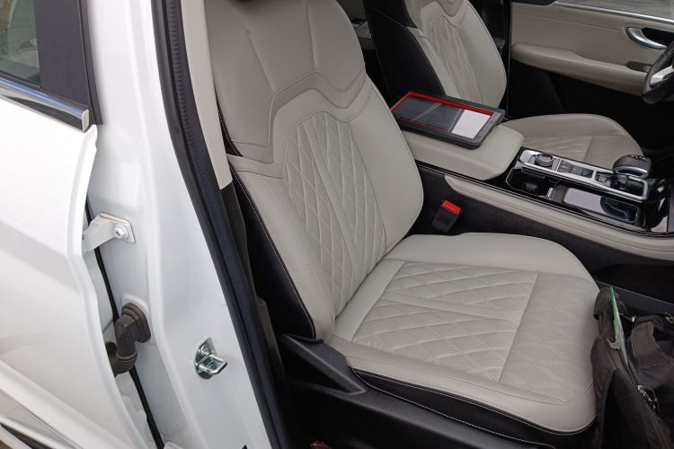 捷途X70 2023款 诸葛 2.0T DCT卧龙 7座局部细节41