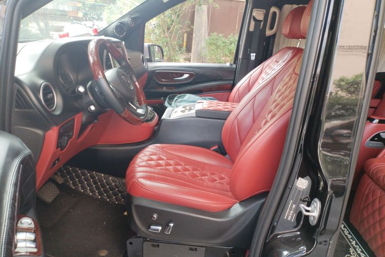 奔驰 威霆 2020款 2.0T 商务版 7座局部细节19