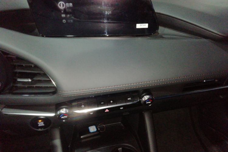 马自达3 昂克赛拉 2022款 2.0L 自动质雅版中控内饰16
