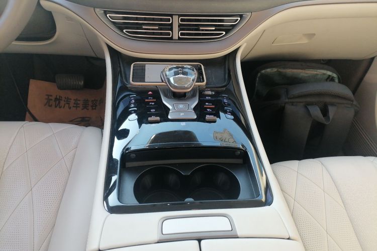 腾势D9 2022款 DM-i 970 四驱旗舰型中控内饰18