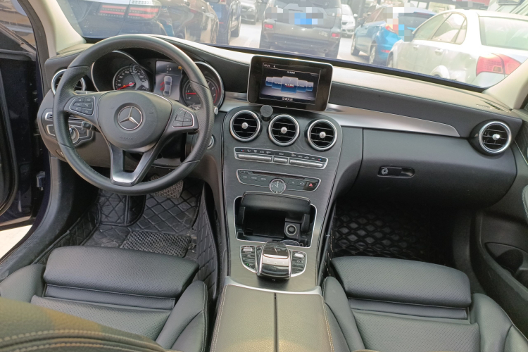 奔驰C级 2018款 C 200 L 运动版中控内饰7002