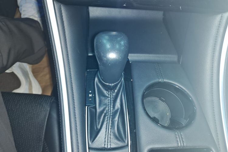 丰田 亚洲龙 2022款 2.0L 豪华版局部细节18