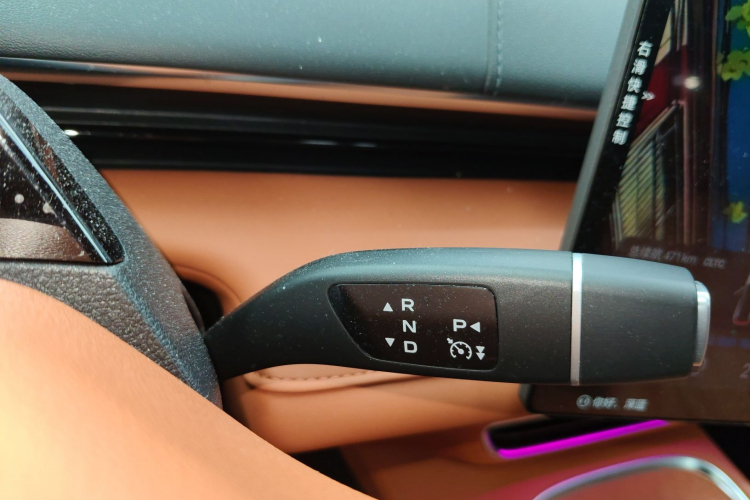 深蓝汽车 深蓝S07 2023款 200Max增程版中控内饰18