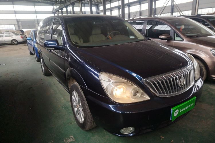 别克GL8 2014款 2.4L 经典版车身外观3