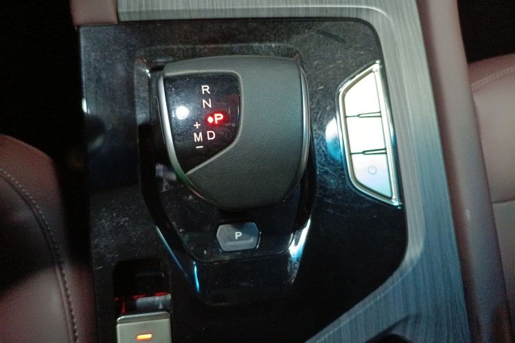 捷途X90 PLUS 2024款 1.6TD DCT别墅 5座中控内饰18