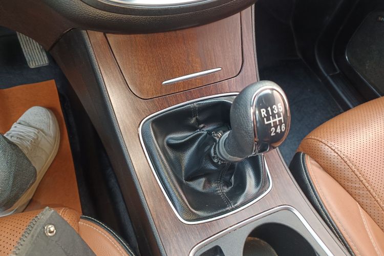 宝骏560 2017款 律动版 1.5T 手动乐享型局部细节18