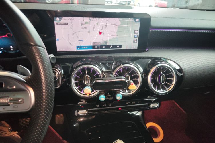 奔驰A级 2021款 A 200 L 运动轿车时尚型局部细节16