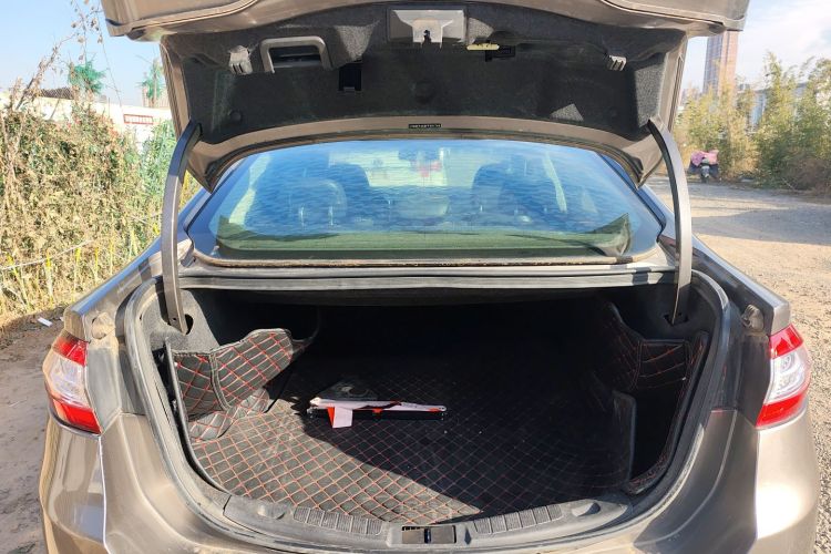 福特 蒙迪欧 2013款 2.0L GTDi200豪华型机舱底盘23