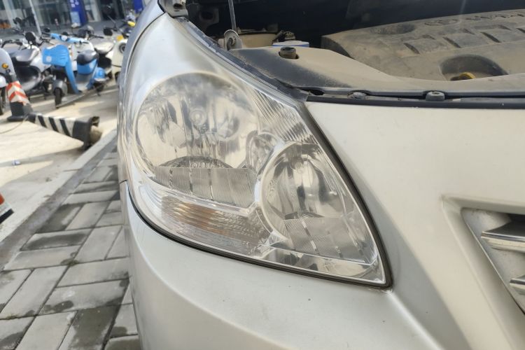 丰田 逸致 2014款 星耀 180E CVT精英版车身外观8