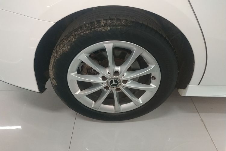 奔驰A级 2021款 A 200 L 运动轿车动感型车身外观6008