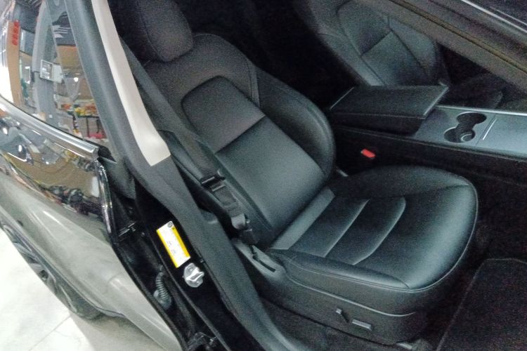 特斯拉 Model Y 2021款 标准续航后驱版局部细节41