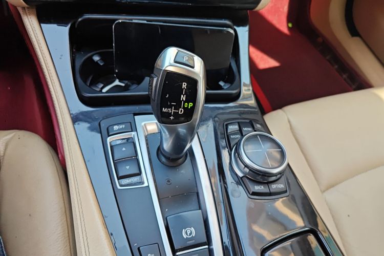 宝马5系 2013款 525Li 豪华型中控内饰18