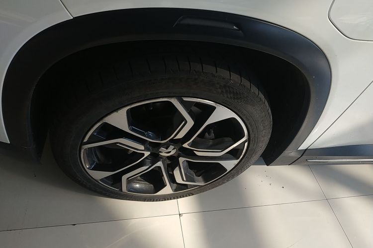 蔚来ES8 2018款 创始版车身外观6007