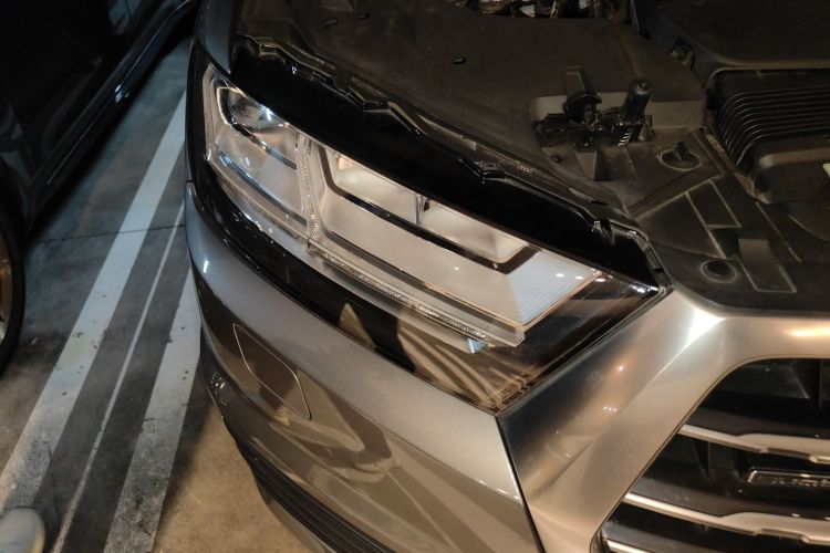 奥迪Q7 2016款 40 TFSI S line运动型车身外观8