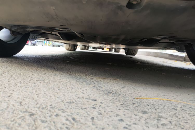 特斯拉 Model Y 2021款 标准续航后驱版局部细节9006