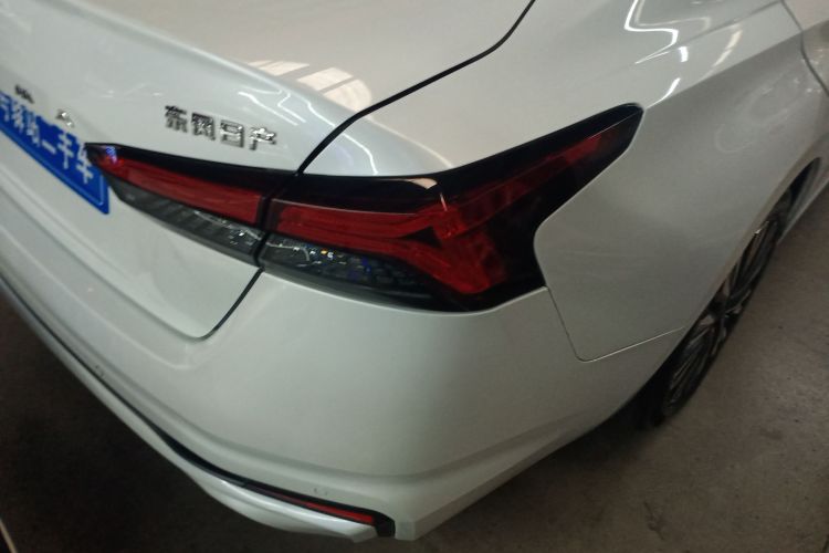 日产 天籁 2022款 2.0L XL-TLS 悦享版车身外观9