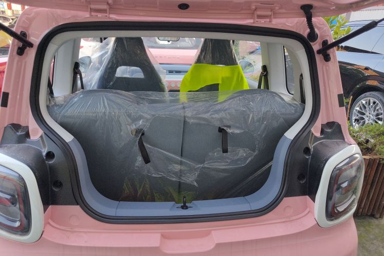 奔腾小马 2025款 222km 灵韵马机舱底盘23