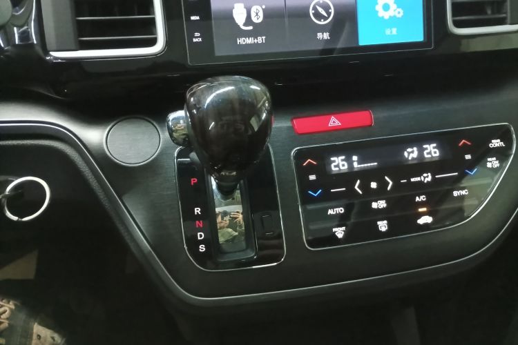 本田 艾力绅 2016款 2.4L 经典版中控内饰18