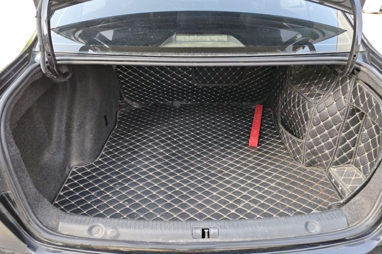 大众 朗逸 2017款 1.6L 自动舒适版机舱底盘23