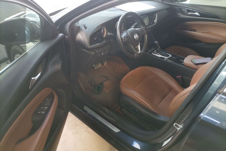 别克 君威 2019款 20T 豪华型 国VI中控内饰20