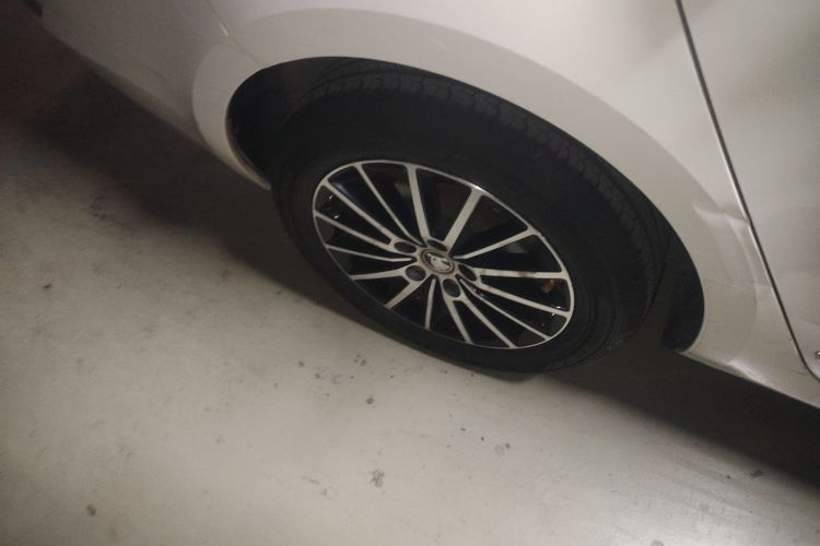 斯柯达 明锐 2018款 1.6L 自动豪华版车身外观6008