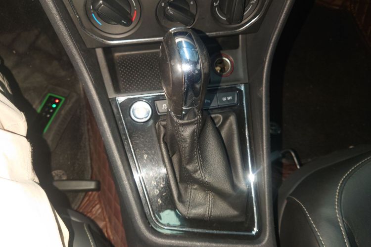 大众 朗逸 2015款 1.6L 自动舒适版中控内饰18