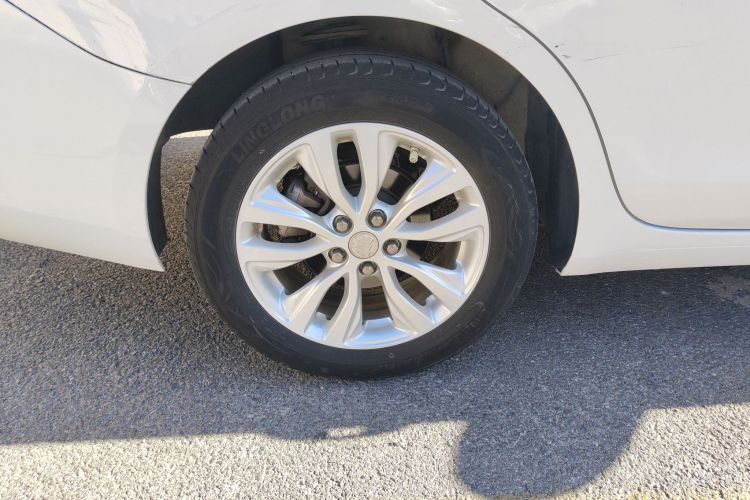 别克 英朗 2021款 改款 典范 1.5L 自动精英型车身外观6008