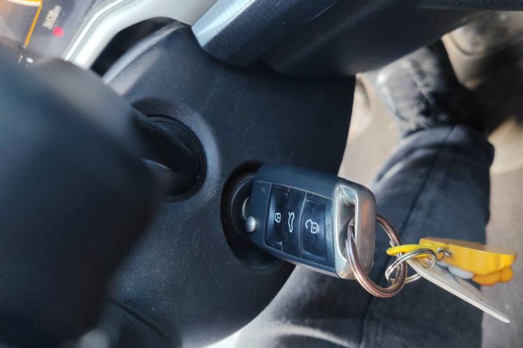 大众 宝来 2023款 200TSI 手动畅行版中控内饰11