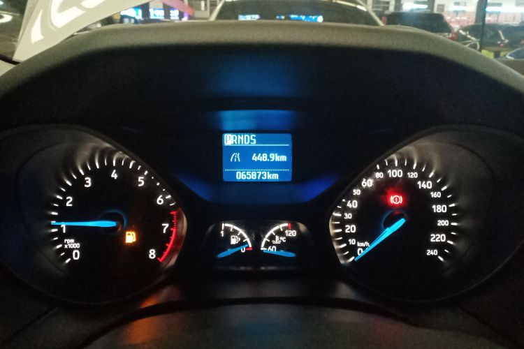 福特 福克斯 2018款 三厢经典 1.6L 自动舒适型智行版中控内饰14