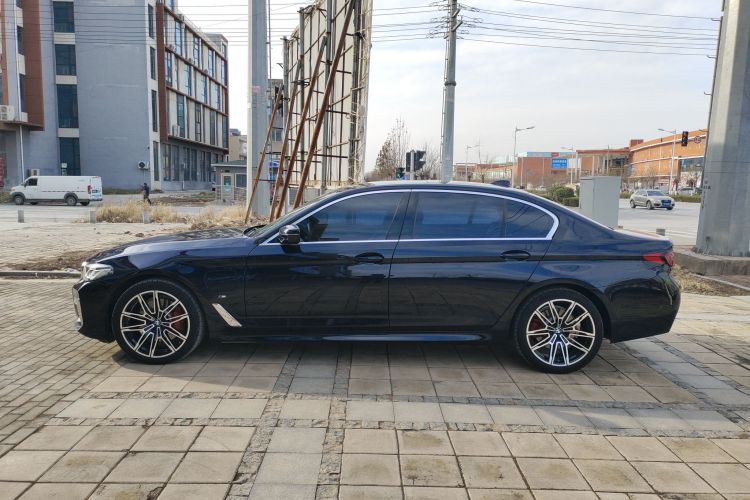 宝马5系新能源 2021款 535Le M运动套装车身外观4