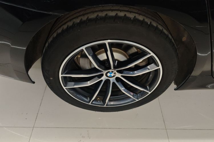 宝马5系 2022款 改款 525Li M运动套装车身外观6002